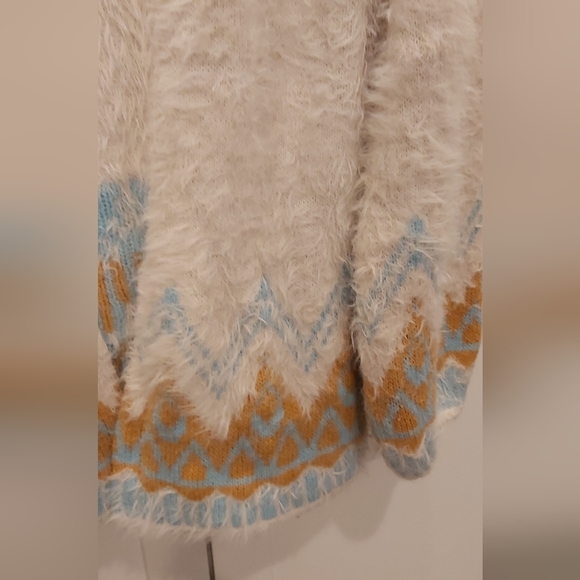 Shrinking Violet open cardigan. - Picture 4 of 7